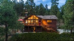 Mountain Paradise in This Charming Ranch Home on 1.44 Acres