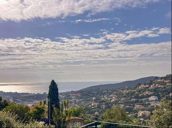 VILLA IN CAVALAIRE WITH SEA VIEW 