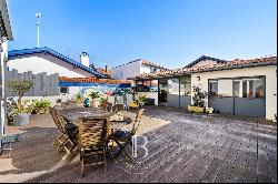 BIARRITZ, TOWNHOUSE WITH TERRACE AND ANNEX