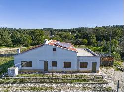 House for renovation near Praia do Pego