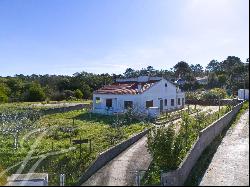 House for renovation near Praia do Pego