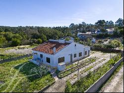 House for renovation near Praia do Pego