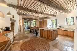 For sale Exclusively between Lourmarin and Bonnieux Rare stone property of 33 hectares