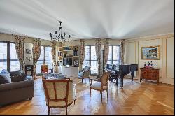 Neuilly-sur-Seine - A 4-bed apartment