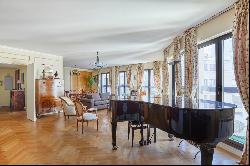 Neuilly-sur-Seine - A 4-bed apartment