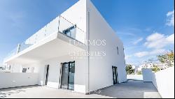 Modern 3-bedroom villa with pool, for sale in Olhão, Algarve, Portugal