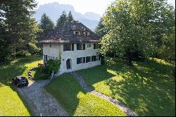 Menthon-Saint-Bernard, beautiful family architect-designed property, facing the lake