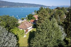 Menthon-Saint-Bernard, beautiful family architect-designed property, facing the lake