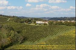 Traditional farmhouse with estate among the Prosecco hills