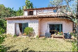 Opportunity to seize: Provencal house to renovate in a quiet area