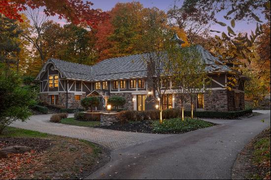 Storied Property in Baycliffe Community on Lake Minnetonka