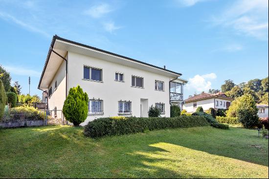 Charming detached house in a vast green setting