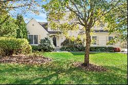 Colonial Home in Arborview