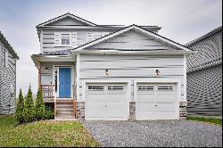 2-storey Bracebridge Home