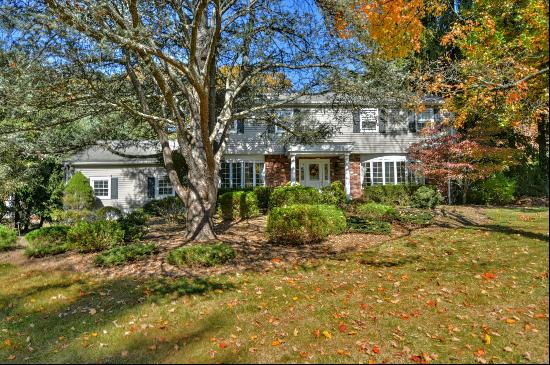 23 Fox Hill Road, Upper Saddle River, NJ, 07458, USA