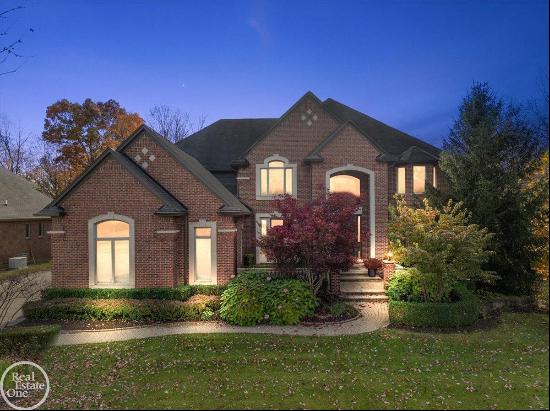 1540 Clear Creek, Rochester Hills, MI, 48306, USA