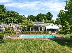 16 Cherrywood Road, Locust Valley, NY 11560