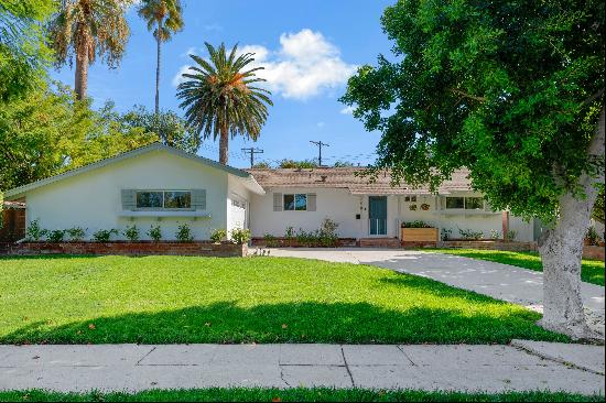 8210 Rudnick Avenue, Canoga Park