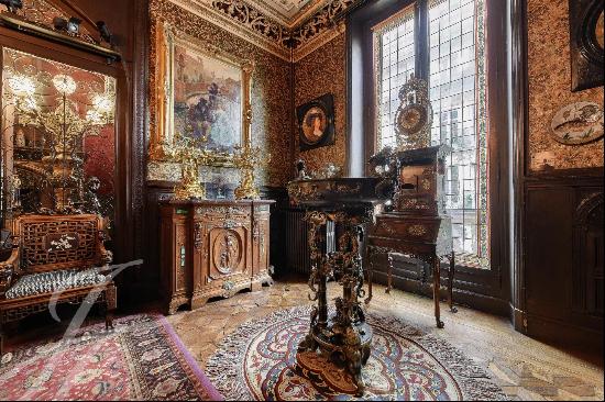 Unique apartment in Paris