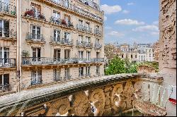 Unique apartment in Paris