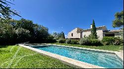 Property near the village of Cabrières D’Avignon