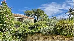 Property near the village of Cabrières D’Avignon