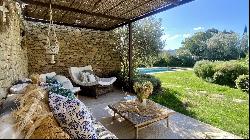 Property near the village of Cabrières D’Avignon