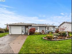 1474 Country Club Cir, Woodburn OR 97071