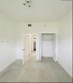 2001 NE 167th St Unit 8, North Miami Beach FL 33162