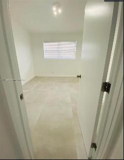 2001 NE 167th St Unit 8, North Miami Beach FL 33162