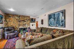 4614 La Subida Place, Tarzana CA 91356