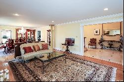 183 Aldershot Lane, Manhasset NY 11030