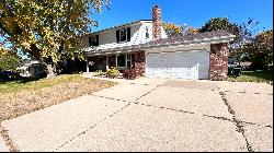 2850 N 124th St, Wauwatosa WI 53222