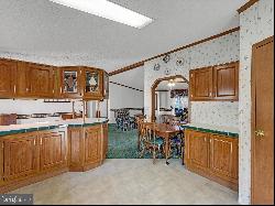 205 Greenbriar Circle, Lancaster PA 17603