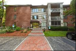 300 Candlewood Park #32, Nashua NH 03062