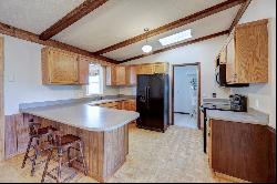 14 Renfrew Rd, Winfield KS 67156