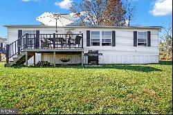 27 Crystal Drive, Manheim PA 17545