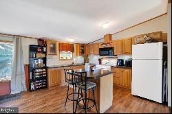 27 Crystal Drive, Manheim PA 17545