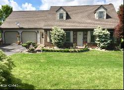 508 Hilltop Lane, Mifflinburg PA 17844