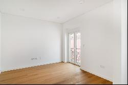 Flat, 3 bedrooms, for Sale