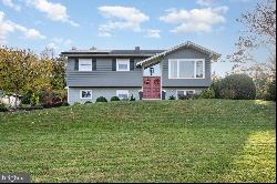 579 Baumgardner Road, Willow Street PA 17584