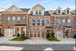 Stunning Like-New Brick Townhome In Mableton