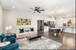 Stunning Like-New Brick Townhome In Mableton