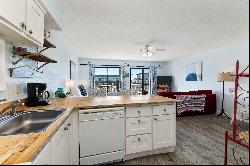 30A East Studio Condo With Gulf Views Overlooking Pool 