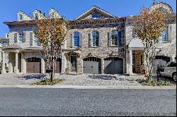 Exquisite Townhome In Alpharetta