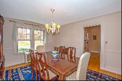 5 Pleasantview Ave, Longmeadow MA 01106