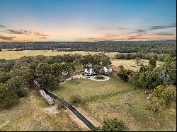 MODERN COUNTRY HOME AND ACREAGE FOR SALE IN EAST TX