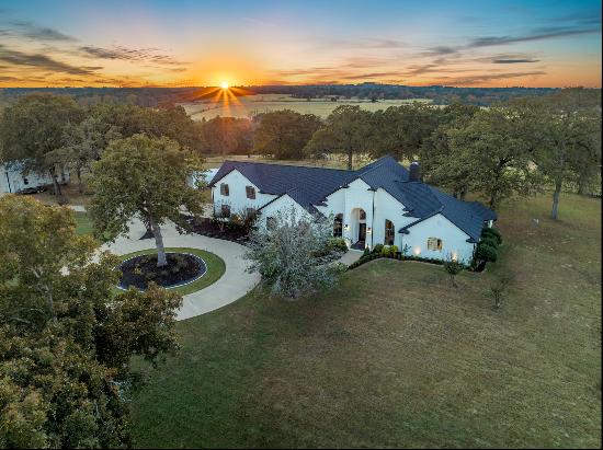 MODERN COUNTRY HOME AND ACREAGE FOR SALE IN EAST TX