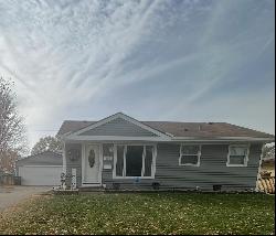 405 Candlewick Road, Waterloo IA 50703