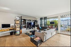 Splendid apartment in a luxury condominium